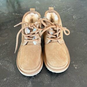 UGG toddler zip up boot size 11